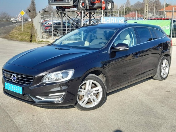 Volvo V60 2.4 D [D6] Phev AWD Summum Geartronic